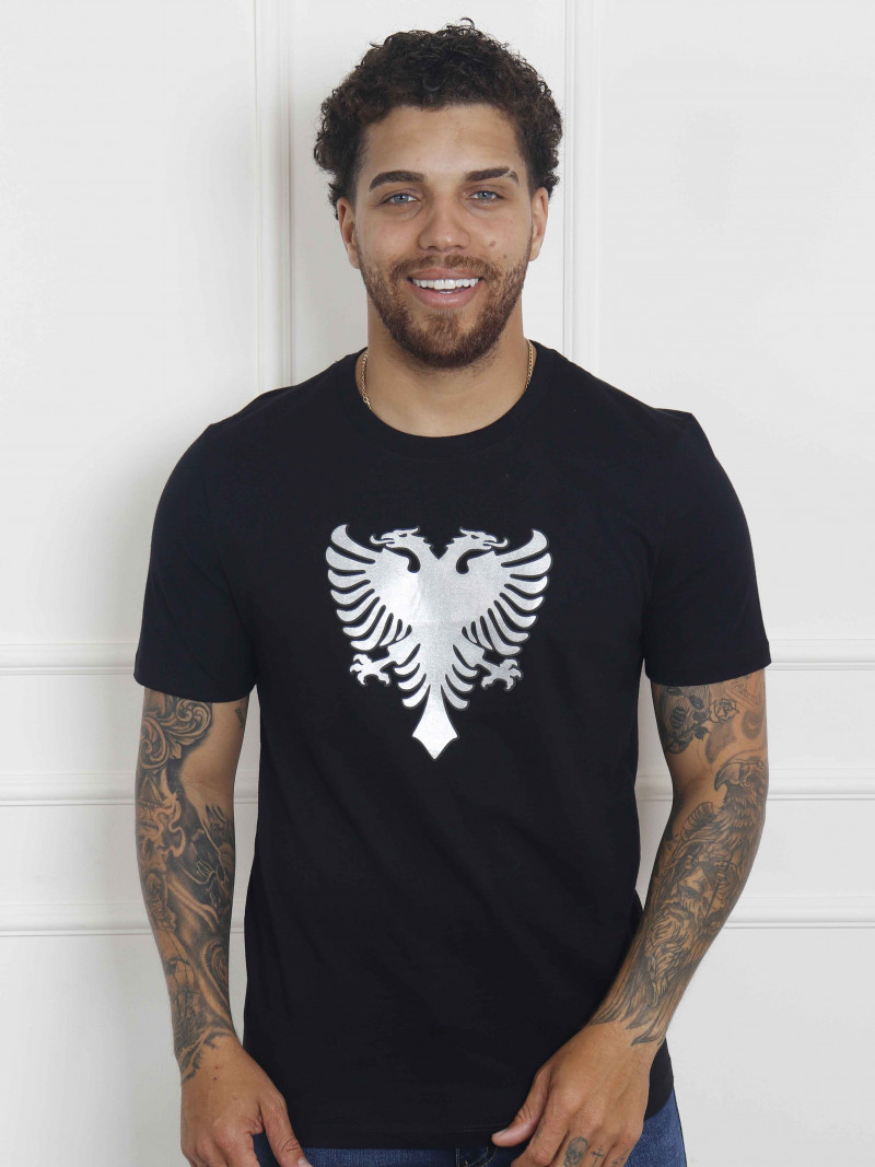 Camiseta Cavalera Águia Metal - Preto