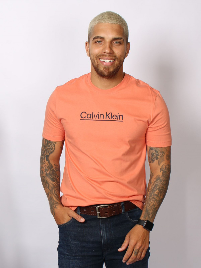Camiseta Calvin Klein Masculina Underline - Laranja - Masculino