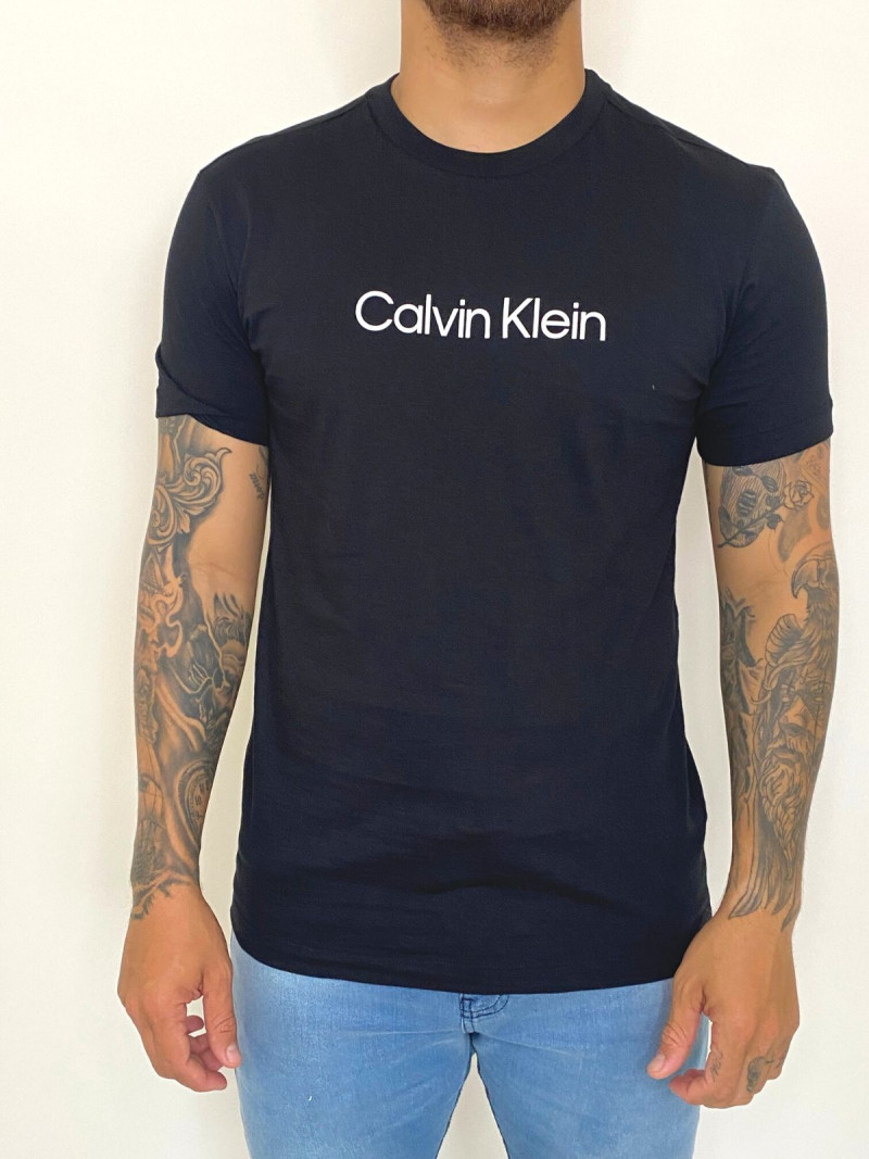 Camiseta Calvin Klein - Preta